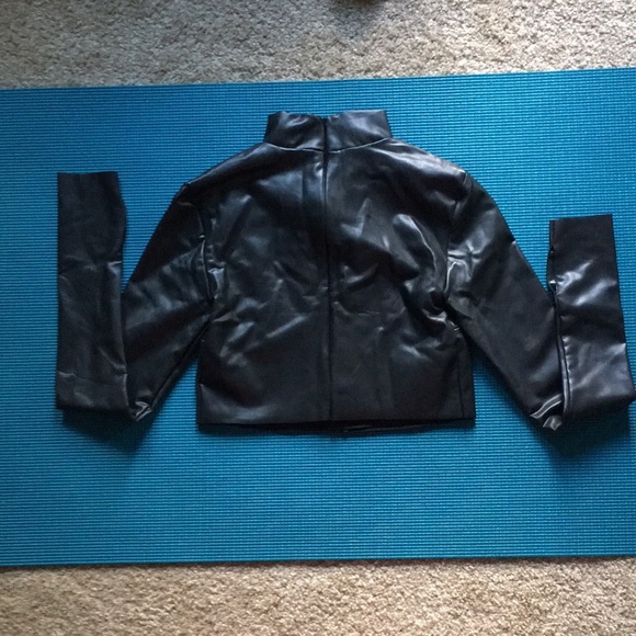 🖤Black faux leather mock turtleneck long sleeve top crop Sz Small NEW!! - Picture 5 of 13